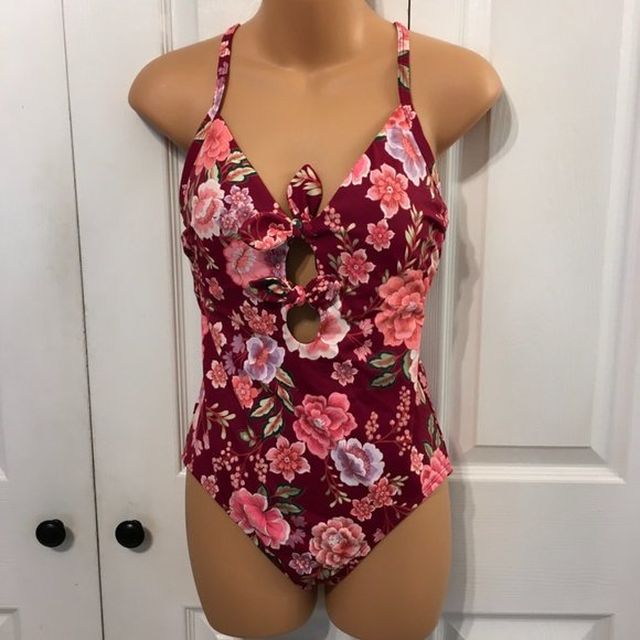 Time & Tru Floral Swimsuit - Picture 1 of 8